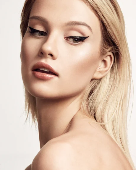 Fenty Beauty Flyliner Liquid Eyeliner2